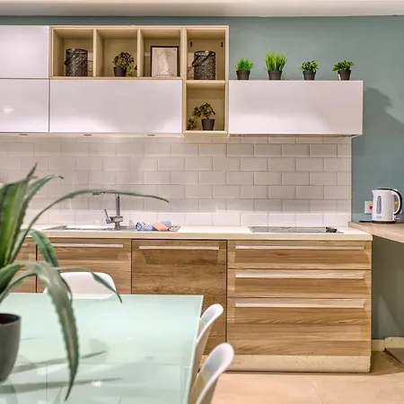 4br In Prime Location Just Off The Promenade By 360 Estates