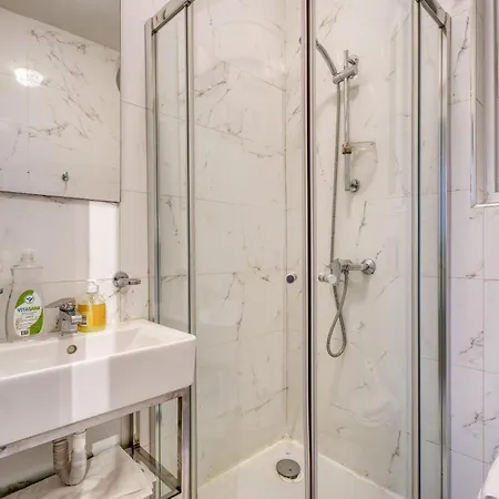 4br In Prime Location Just Off The Promenade By 360 Estates *