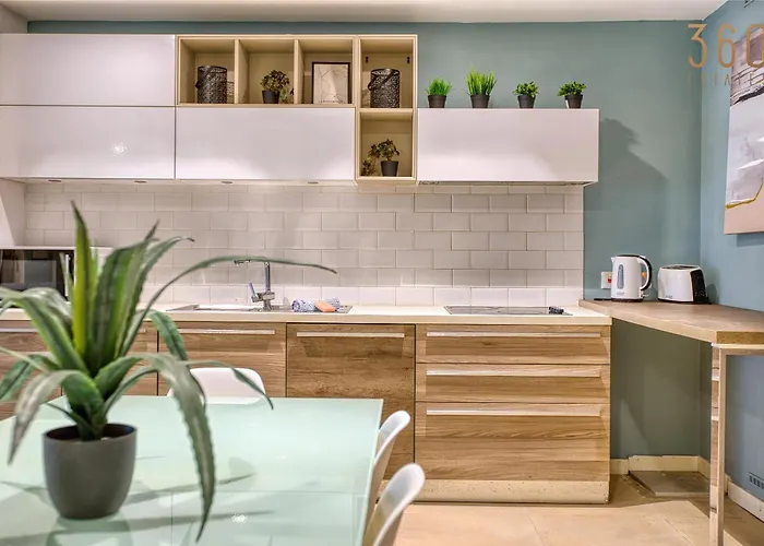 4br In Prime Location Just Off The Promenade By 360 Estates