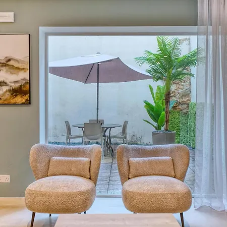 Casa de Férias 4br In Prime Location Just Off The Promenade By 360 Estates